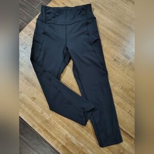 APANA High-Waist Black Active Cropped Leggings with Side Pockets